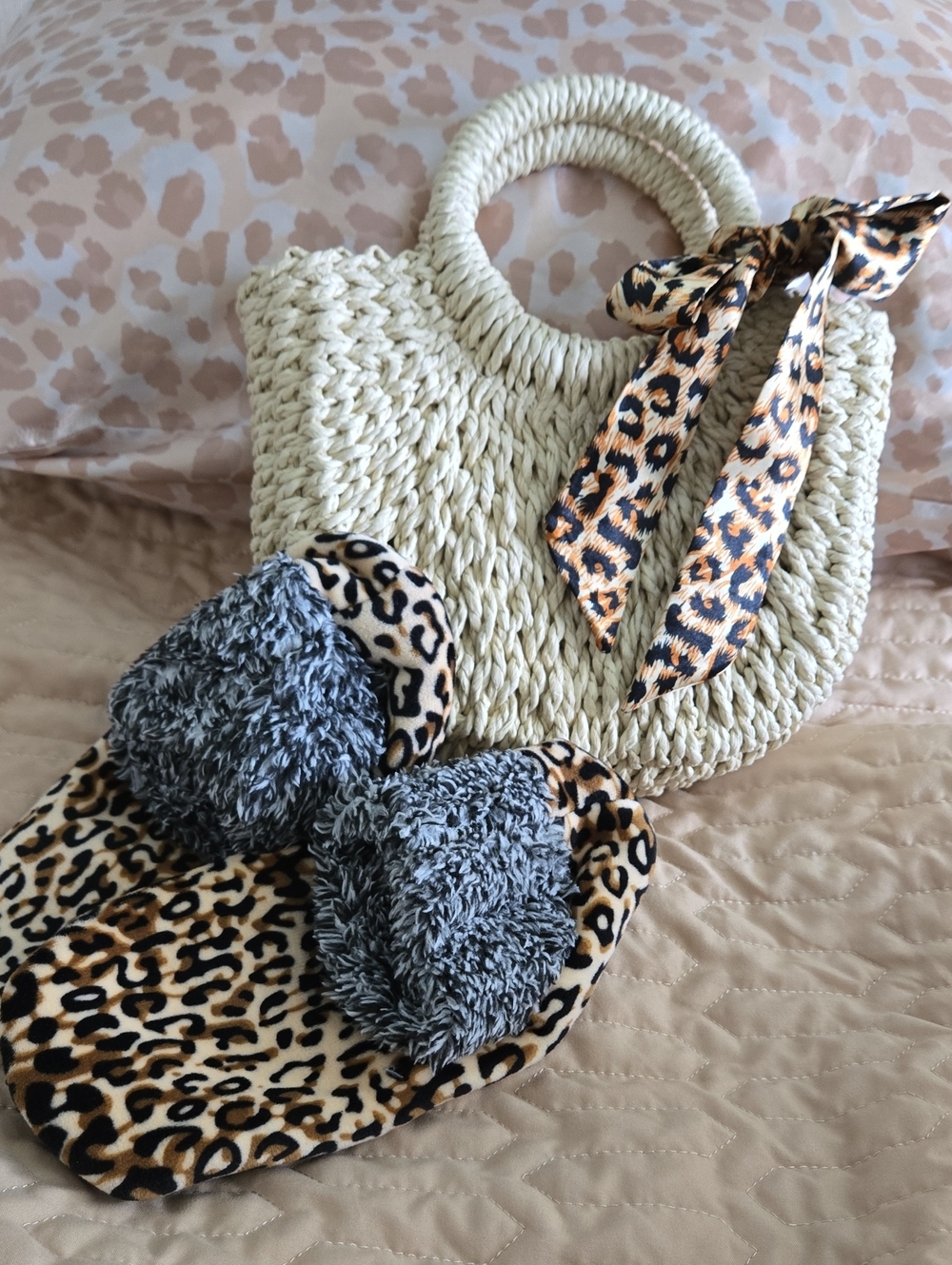 4 Pcs Woven Straw Round Handle Bag in Natural Cream W/ 2 Twillies & Slippers.